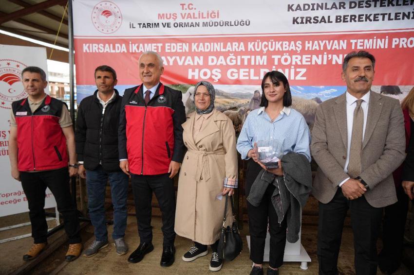 Kadın üreticilere 3 bin küçükbaş hayvan desteği! Proje kapsamında dağıtımlar başladı