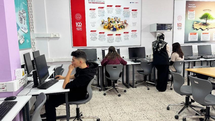 Lise öğrencileri araştırdı Türkçe pop müziğe dilbilimsel analiz geldi