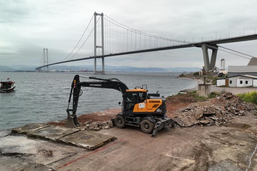 Vatandaşların sosyal yaşamına değer katacak Diliskelesi sahili ikinci etap projesinde ilk kazma vuruldu