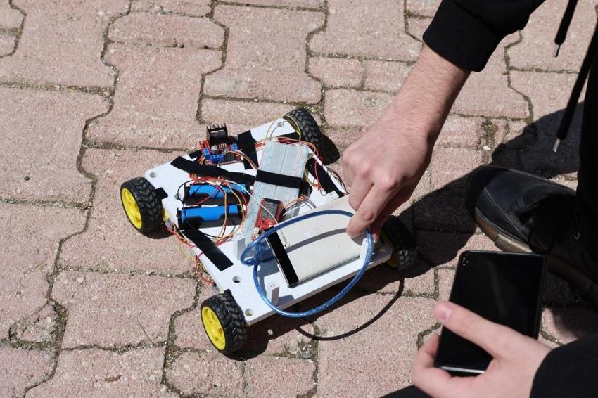 Elazığlı liseli genç elektrikli araçların menzil sorununa çözüm buldu! Deneyap'ta öğrendi, güneşle çalışıyor, hareket ederken şarj oluyor