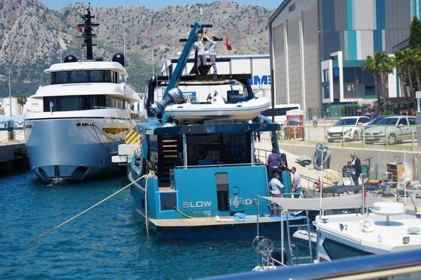 Dünyaca ünlü milyarderlerin yüzen sarayları Antalya'da inşa ediliyor! Çapa atmadan sabit duruyor: Haziran'da teslim edilecek
