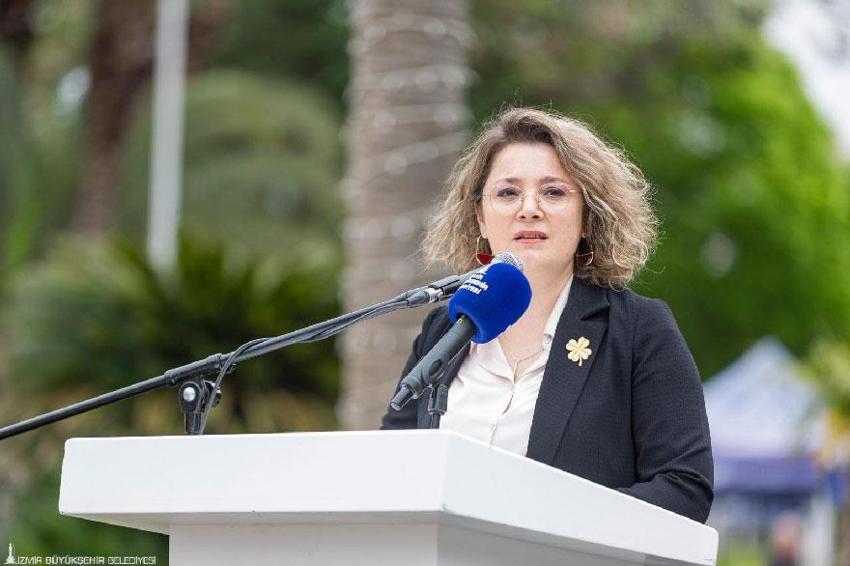 İzmir Balkon-Bahçe Bitkileri Festivali başladı! Şehirde çiçek açtı, her yer rengarenk oldu