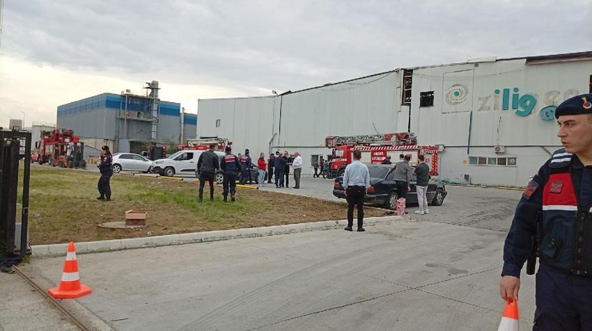 Hendek'te fabrikanın buhar kazanı patladı, ortalık savaş alanına döndü