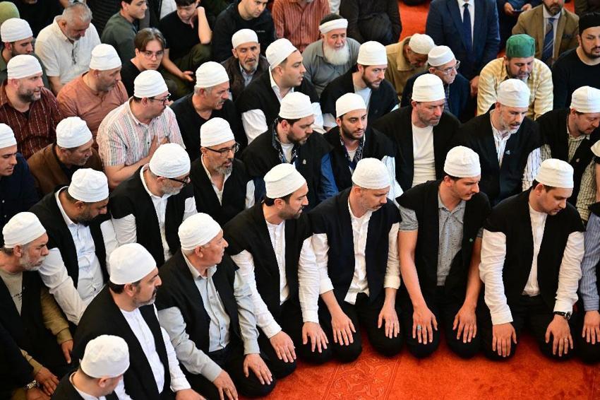 Yıldırım'da 600 yıllık Erguvan Bayramı geleneği yaşatılıyor