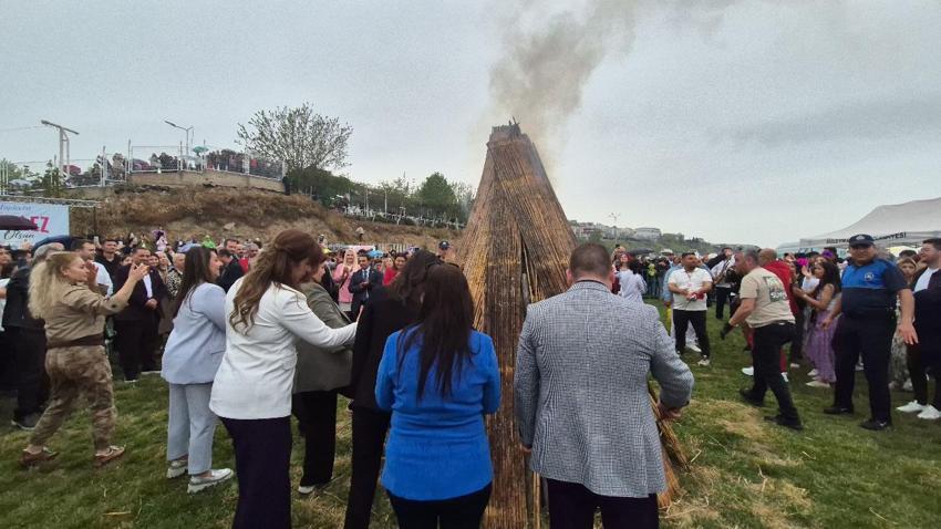 Tekirdağ’da baharı danslarla karşıladılar, Kakava ateşi şehri sardı