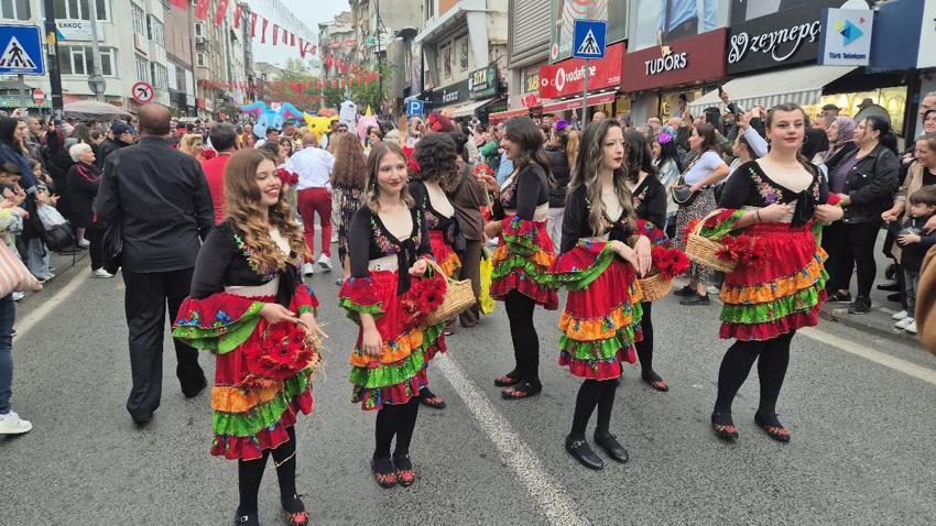 Tekirdağ’da baharı danslarla karşıladılar, Kakava ateşi şehri sardı