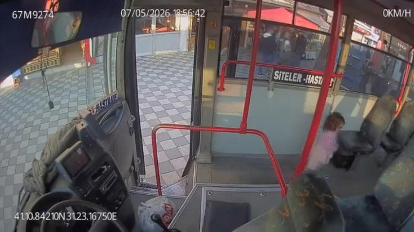 Zonguldak'ta emekleyerek otobüse binen 2 yaşındaki çocuk otobüste bulundu! Ağlama sesi facianın önüne geçti