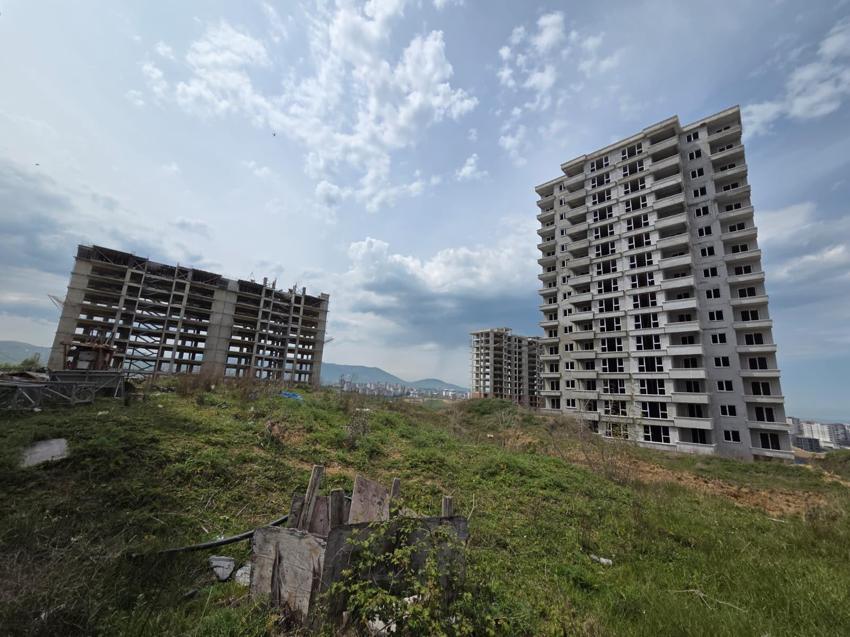 Samsun'da Karadeniz fıkrası gibi olay! 10 yıldır tamamlanamayan 543 dairelik sitede: Tapu var, bina yok