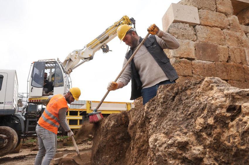 Diyarbakır'ın tarihi hazinesi Zerzevan Kalesi'nde restorasyon çalışmaları devam ediyor