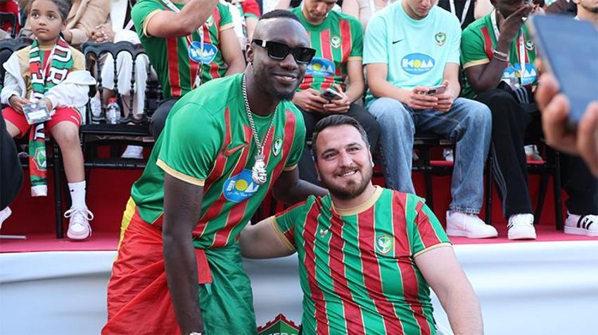 Yeni durak Süper Lig! Amedspor şampiyonluk kupasını aldı