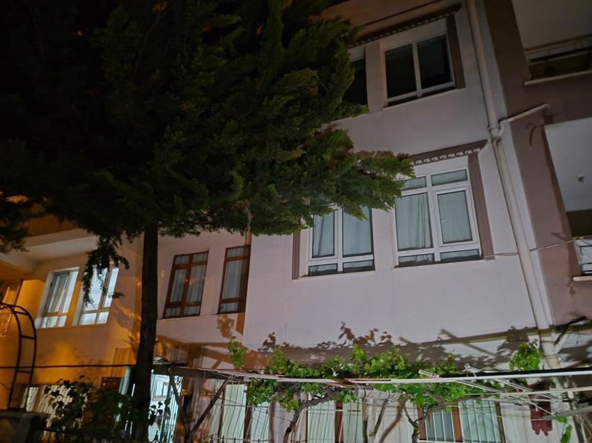 Keçiören'de ilginç ağaç yangını! İtfaiye 'tehlike yok' dedi, birkaç saat sonra binaya sıçradı
