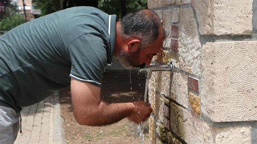 Adana cayır cayır! Termometreler resmen yandı, vatandaşlar harıl harıl serin yer aradı