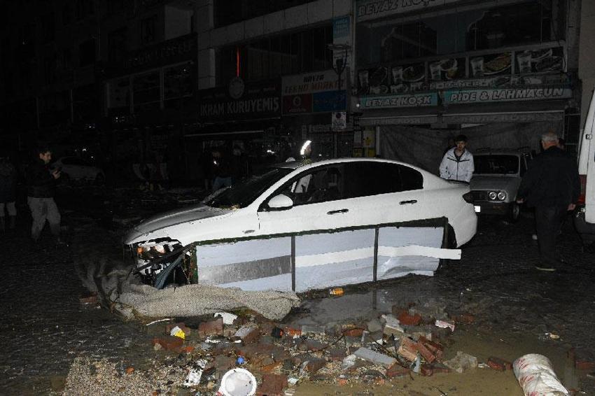 Samsun'u sağanak yağışlar vurdu! Havza'da selde can pazarı yaşandı: Sel sularına kapıldı hayata böyle tutundu