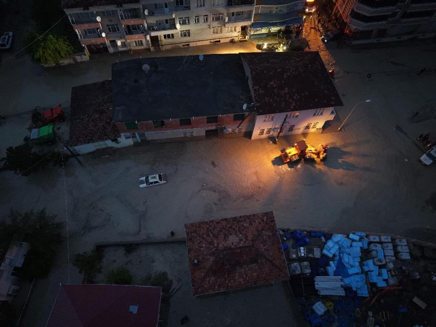 Samsun'u sağanak yağışlar vurdu! Havza'da selde can pazarı yaşandı: Sel sularına kapıldı hayata böyle tutundu