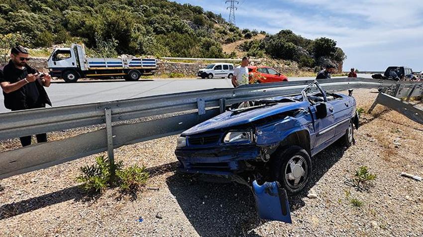 Bodrum'da bariyerlere saplanan araçtan mucize kurtuluş: 'Direksiyonu kırdıktan sonra kontrolü kaybettim'