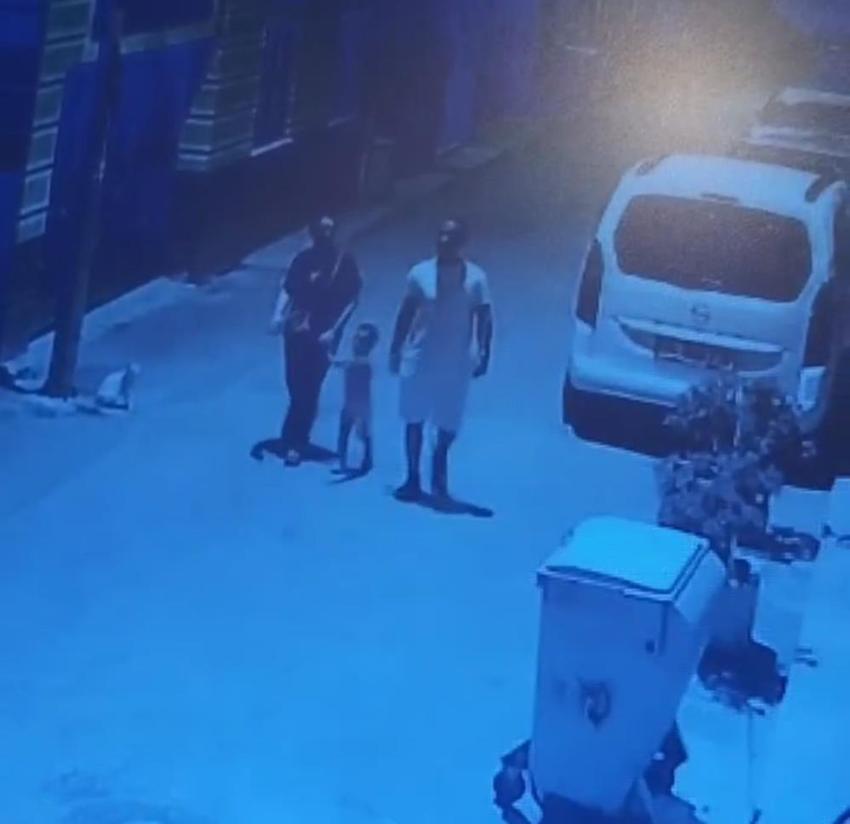 Bursa'da kan donduran eski eş cinayetinin görüntüleri ortaya çıktı! 3 yaşındaki çocuğunun gözleri önünde bıçakladı