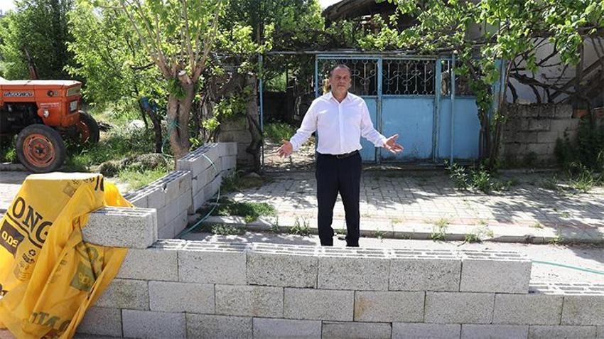 Denizli'de 'yok artık' dedirten olay... 'Tapulu arazim' dedi, komşusunun kapısına duvar ördü! 'Hiçbir kurum yardım etmiyor'