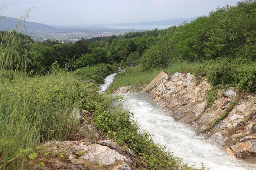 Sakarya'da 4 yıl sonra bir ilk yaşandı! Tam kapasite dolan Akçay Barajı, Sapanca Gölü'ne can oluyor