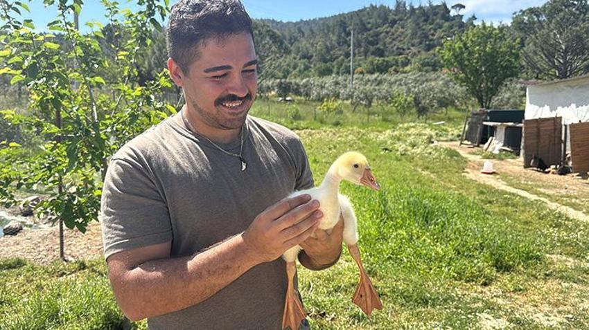 İzmir'i terk etti huzura kavuştu! Üreterek hayattan keyif alıyor