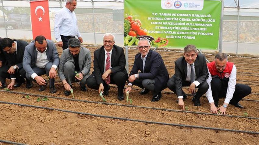 Gebzeli çiftçiye büyük destek! Onlarcası bedava dağıtıldı