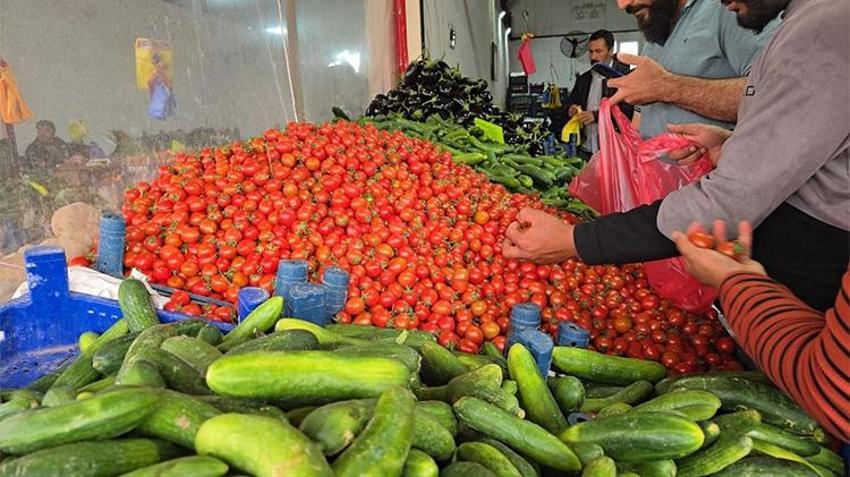 Sosyal medya onu konuşuyor! 4 liraya alıp 5 liraya satıyor, Gaziantepli manav ilk kez konuştu