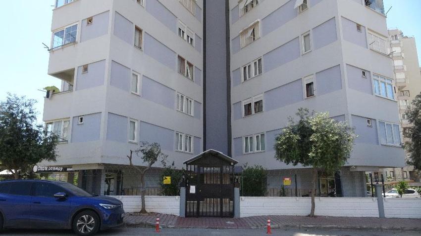 Antalya'da vatandaşa dijital şantaj: 500 bin TL isteyip, kapısına onlarca kurye, nakliyeci, ambulans ve cenaze aracı gönderdiler