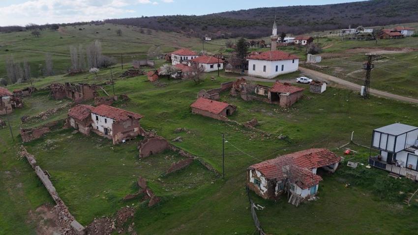 Eskişehir'de her geçen gün artıyor! Kimsenin yaşamadığı köye akın akın geliyorlar