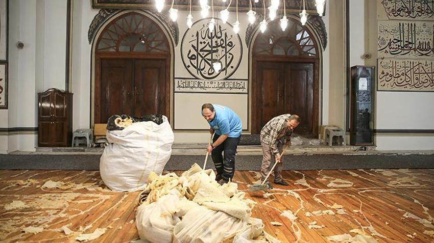 Bursa Ulu Cami'nin halıları yenileniyor: Kurban Bayramı'na yetişecek! Orijinal ruhuna dönüyor: Koyu renk için düğmeye basıldı