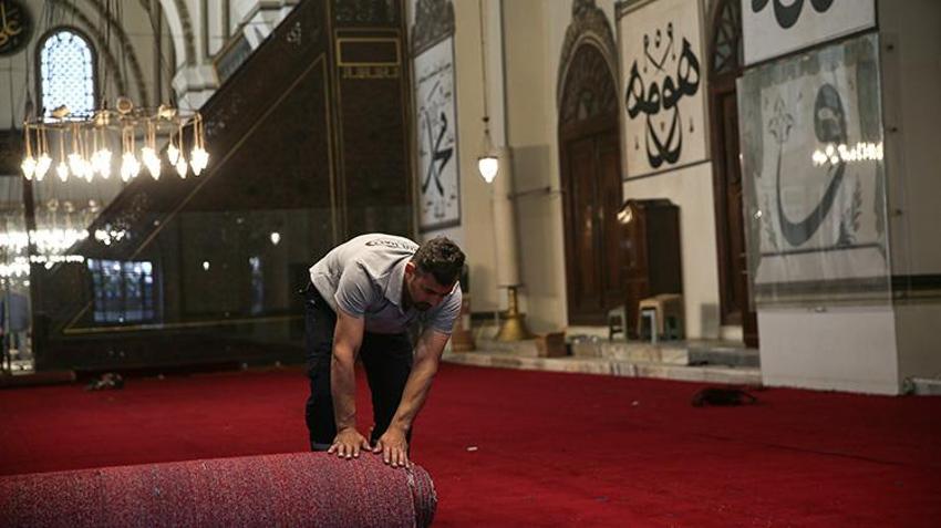 Bursa Ulu Cami'nin halıları yenileniyor: Kurban Bayramı'na yetişecek! Orijinal ruhuna dönüyor: Koyu renk için düğmeye basıldı