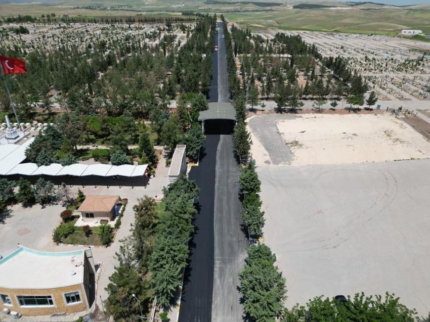 Şanlıurfa'da bayram öncesi hizmete girdi: Mezarlık içerisi yenilendi