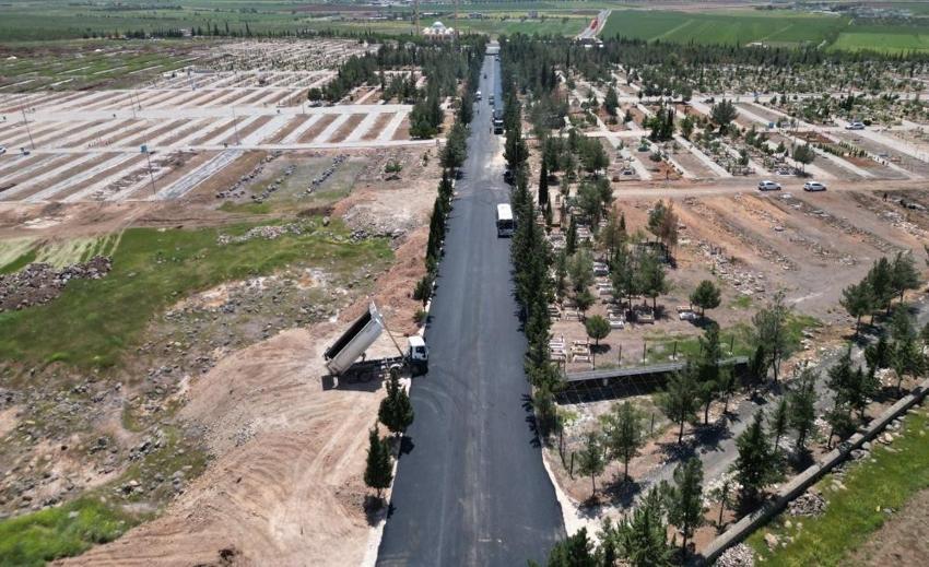 Şanlıurfa'da bayram öncesi hizmete girdi: Mezarlık içerisi yenilendi