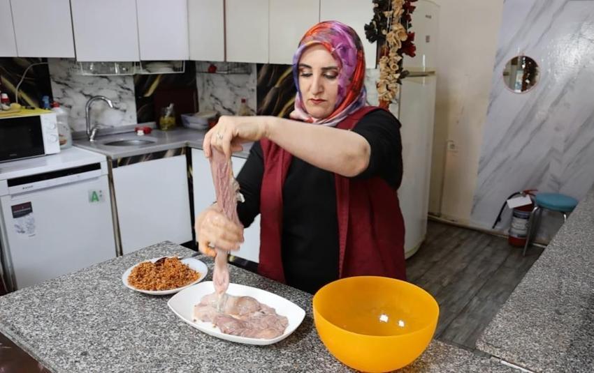 Aksaray'da ilk ve tek! Önce pazarda sattı, şimdi kendi işinin patronu oldu: Dükkanının kapısında kuyruk oluyor