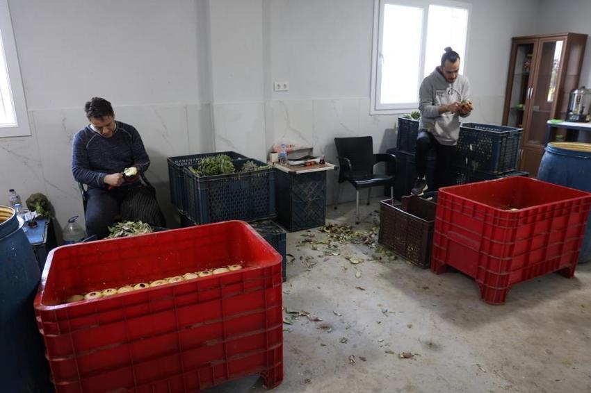 İki kardeş İstanbul'dan Aydın'a gelip bu işe girdiler: Günde 2 bin adet hazırlayıp yüksek gelir elde ediyorlar