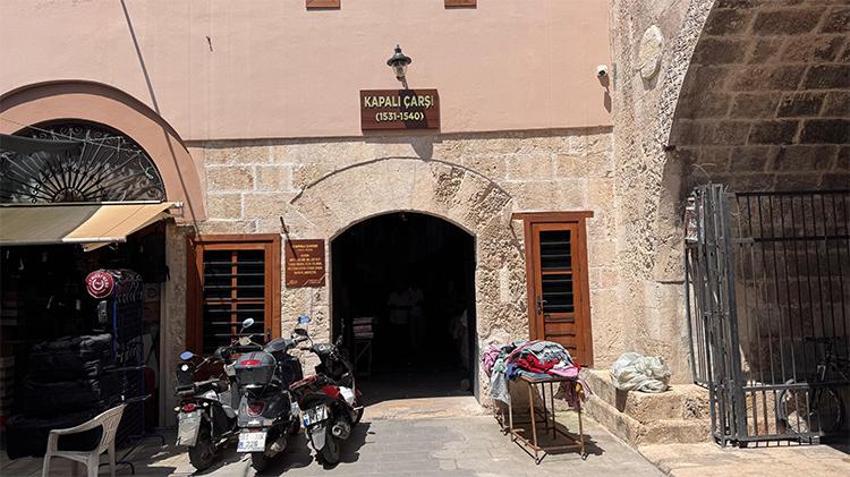 Adana'da 5 asırlık açık hava müzesi adı gibi ‘kapalı' kaldı! Esnaf tepkili: Terk edilmiş köy gibi