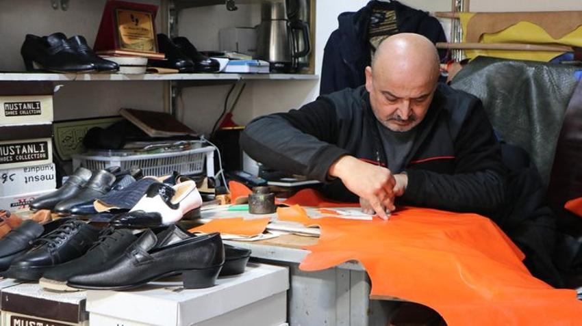 Eskiden sadece ağalar ve kabadayılar giyerdi! Yapımı tam 4 gün sürüyor, fiyatı 1500 TL'den başlıyor