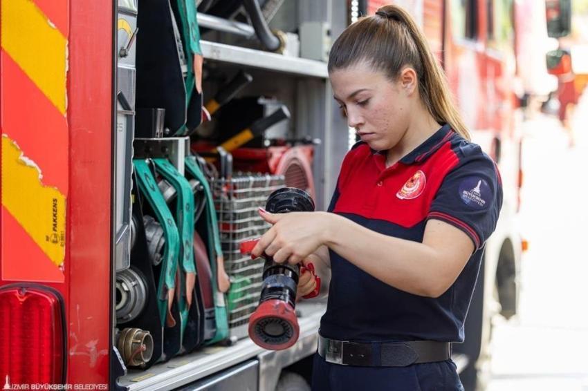 İzmir'de 19 yaşında hayat kurtarıyor: Büyükşehir'de işe başladı