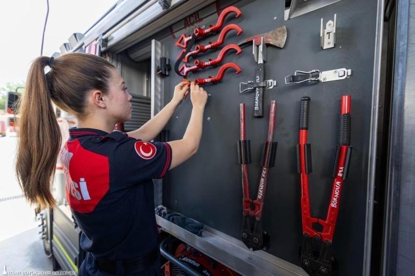 İzmir'de 19 yaşında hayat kurtarıyor: Büyükşehir'de işe başladı
