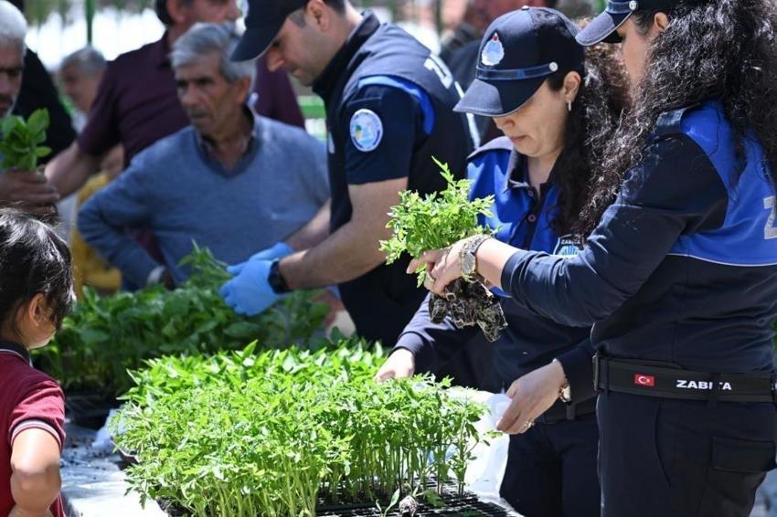 Manisa'da üretici bu kez sokakta kazandı! 34 bin adet verildi