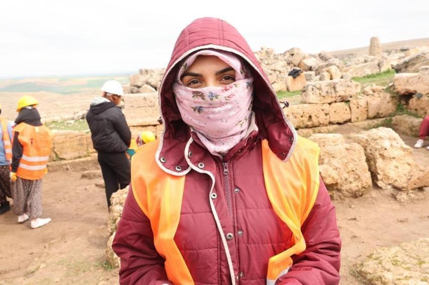 Diyarbakır'da abla kardeş kazı sırasında karar verdi: Mahalleden çıkıp arkeoloji okumak istiyorlar