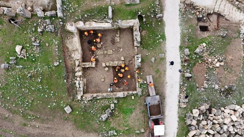 Diyarbakır'da abla kardeş kazı sırasında karar verdi: Mahalleden çıkıp arkeoloji okumak istiyorlar