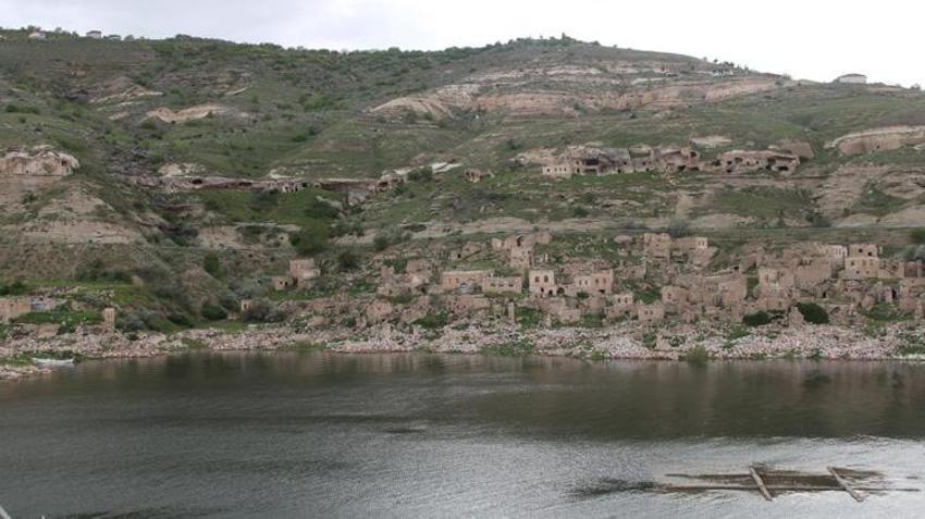 Kayseri Yamula Barajı’nda su seviyesi 4 katına çıktı! Eski yerleşim yerleri yeniden sular altında kaldı