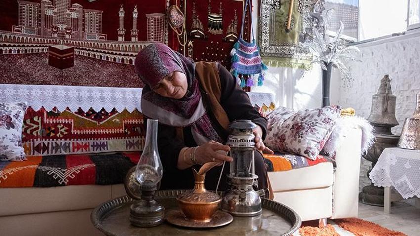 Gurbetten döndü, köy evini antika cennetine çevirdi: Her birine çocuğu gibi bakıyor