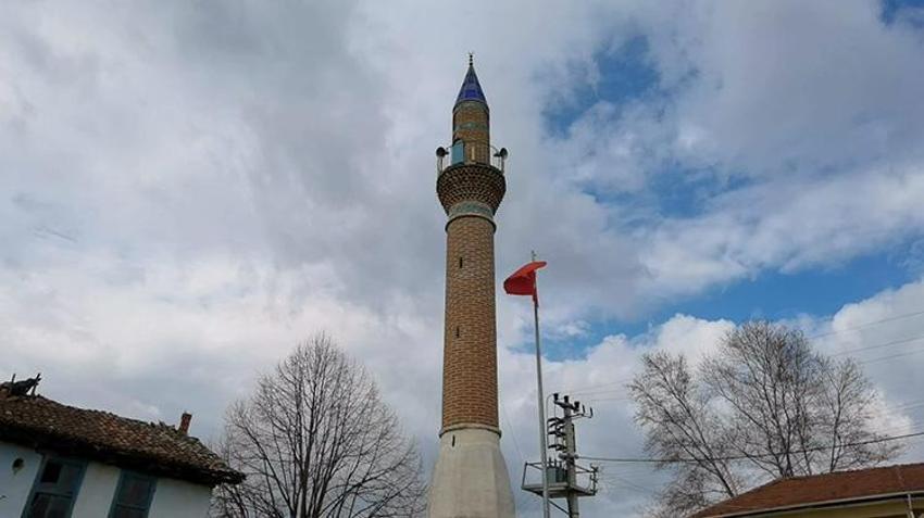 Gören gözlerine inanamıyor: Bursa'da camisiz minare köyün sembolü oldu!
