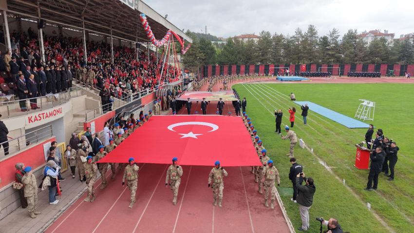 Kastamonu’da Komandolardan 19 Mayıs’a özel nefes kesen gösteri