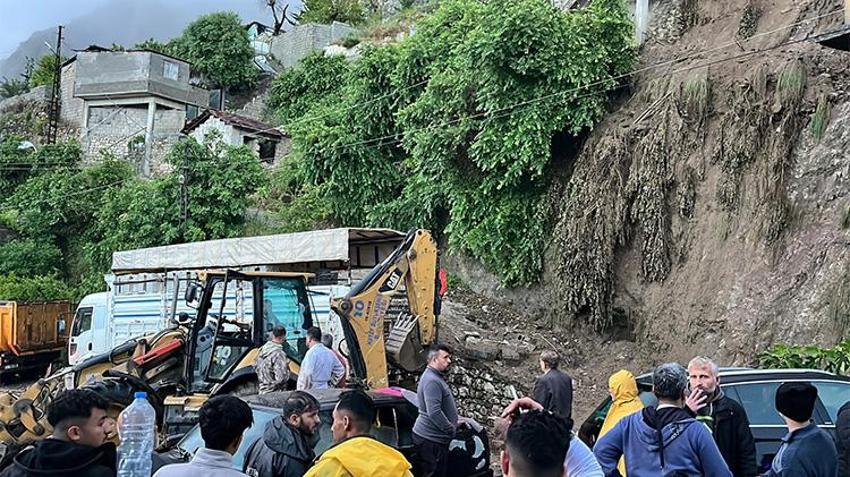 Hatay'da heyelan nedeniyle müstakil ev çöktü:! Ölü ve yaralılar var