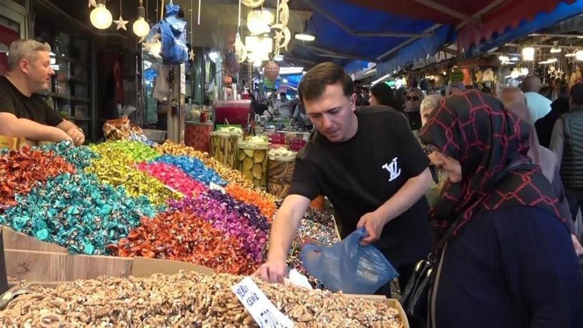 Bursa'da her dükkanda hareket başladı: Bayram yoğunluğu tüm şehri sardı
