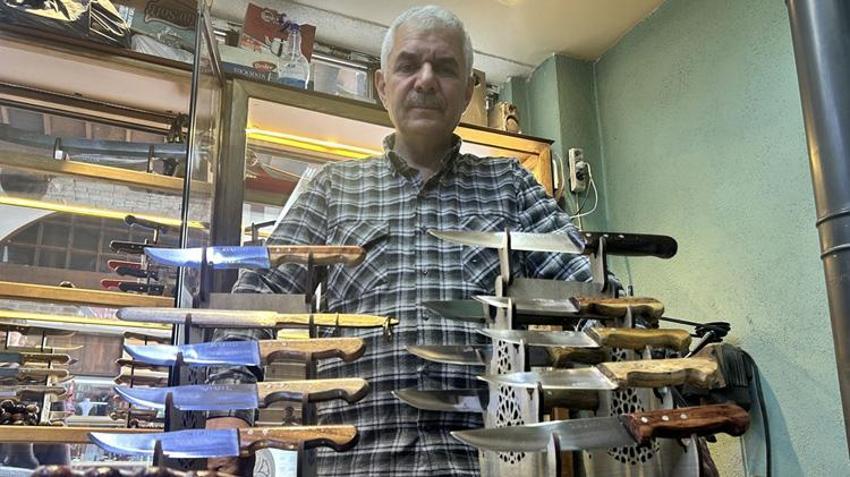 Sivaslı usta siparişlere yetişemiyor! 76 işlemden geçiyor, 60 hayvan kesebiliyor