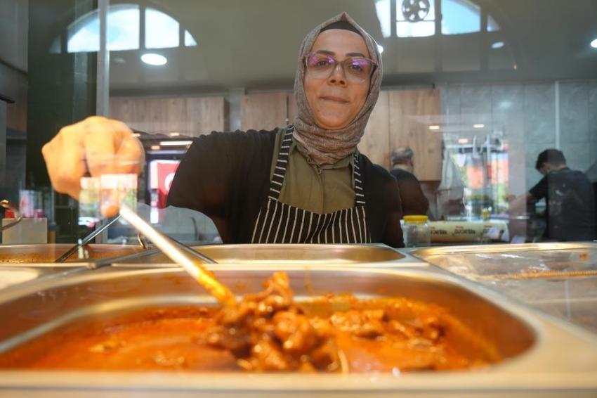 Evinde başladı, sosyal medyada büyüdü! 3 çocuk annesi "yapamazsın" diyenlere inat kendi işinin patronu oldu!