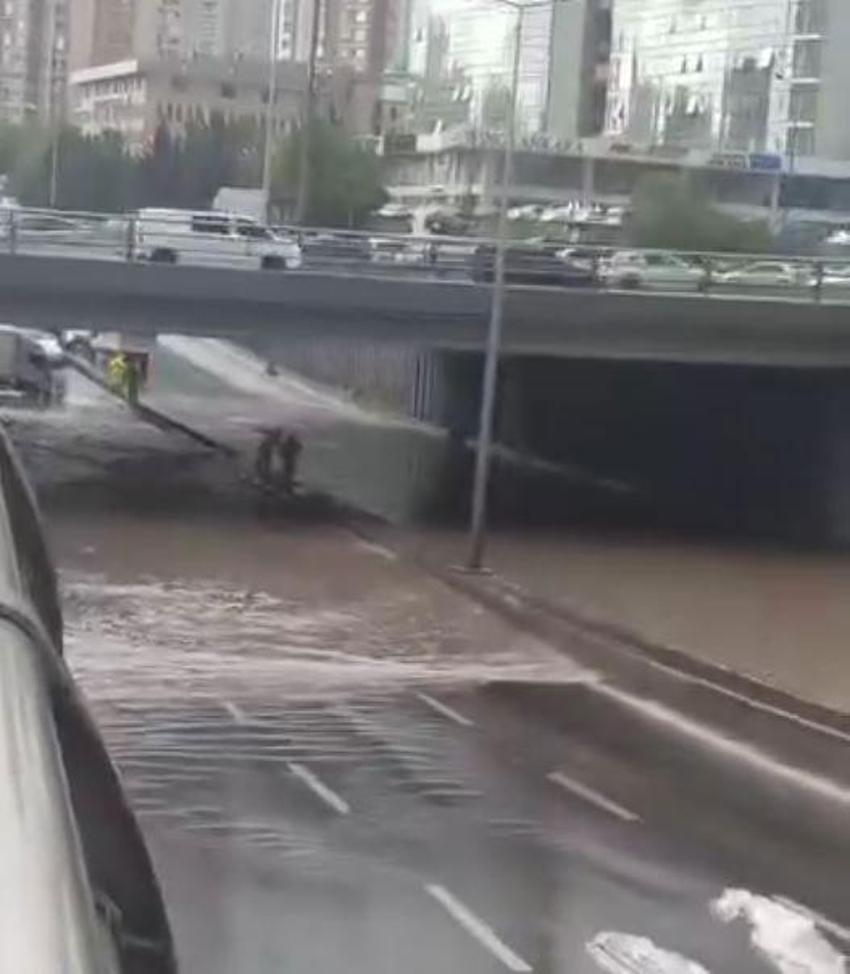 Ankara'yı sel vurdu! Yenimahalle ve Keçiören'de iş yerleri sular altında kaldı, vatandaşlar sel sularına kapıldı