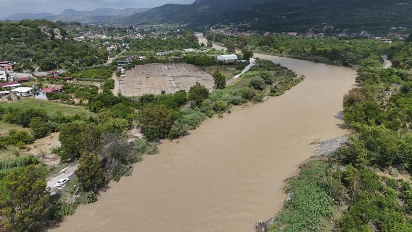 Hatay’da sel kabusu! Mahalle göle döndü: Evler ve tarım arazileri sular altında kaldı